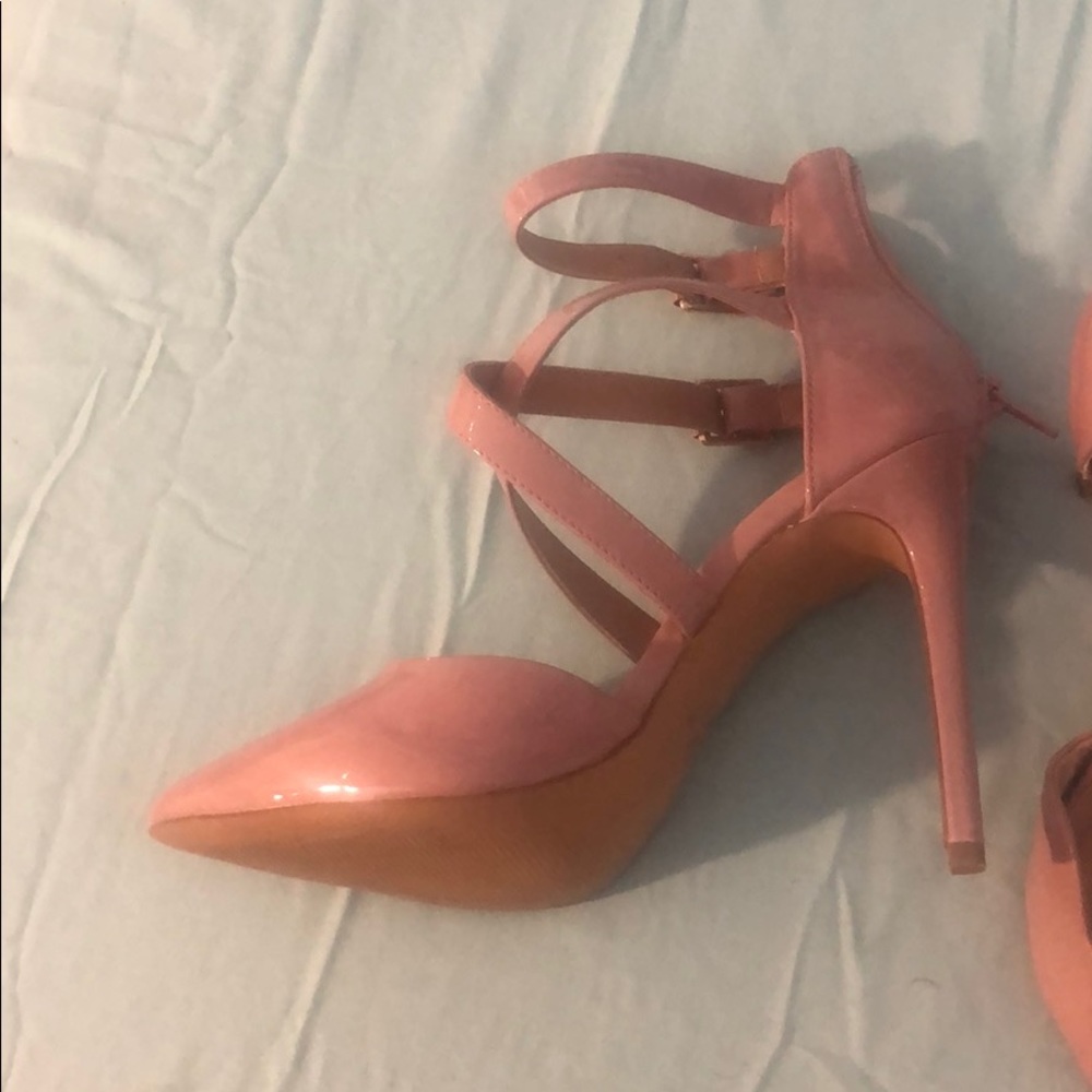 Pink heels - Picture 2 of 2